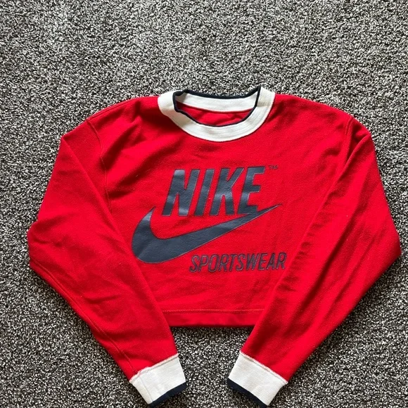 Reversible Nike Cropped Crew Neck - Picture 2 of 2